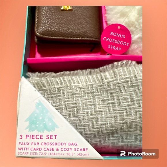 ISAAC MIZRAHI 3 Piece Gift Set - Picture 12 of 13